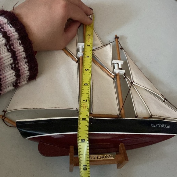 Cute little collectible sailboat - Picture 5 of 5